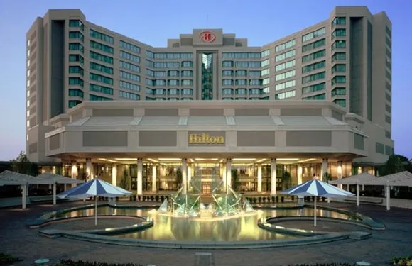 東布朗斯維克希爾頓酒店&行政會議中心