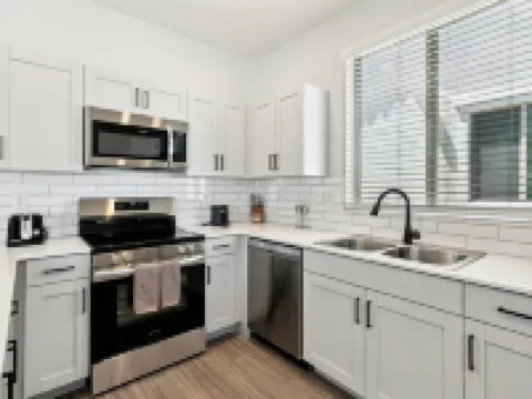 Sparkling Modern Home in Buckeye with Pool,BBQ Hotels in Buckeye