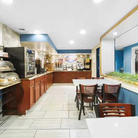 Baymont by Wyndham Muncie Near Ball State University
