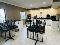 سوبر 8 باي ويندام بايرون ساوث بيند فنادق في Niles Charter Township
