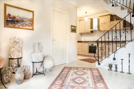 Two Stone Homes Metis Отели в г. Adakoy Mahallesi