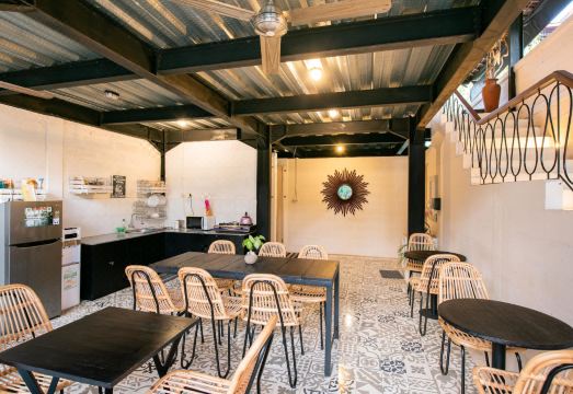 우붓 트로피칼의 기본적인 객실 내부 모습