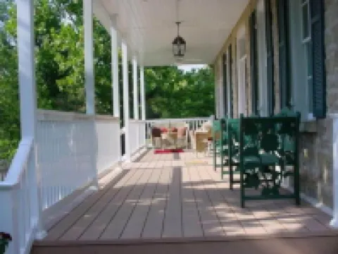Stone Haus Bed & Breakfast Hotels in Hermann