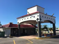 Days Inn by Wyndham Fort Myers Các khách sạn ở Đô thành Myers