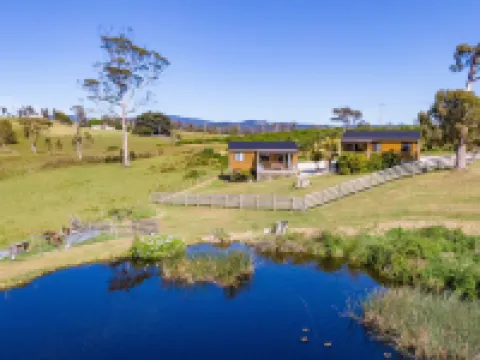 Hazelcreek Cottages Hotels in Lanena