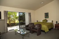 Peninsula Motel Hoteles en 