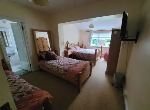 The Railway Lodge 4 Bedrooms Sleeps 11 Pets Ok