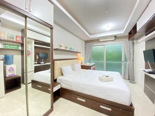 Comfy Studio Room at Galeri Ciumbuleuit 1 Apartment - Kitchens