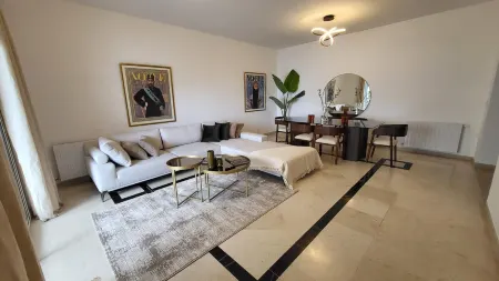 The Perfect Flat Sea Side Central Luxurious