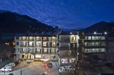 Sarthak Resorts-Reside in Nature with Best View, 9 Kms from Mall Road Manali Hotel a 
