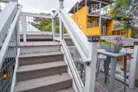 Exquisite Studio Guesthouse Near Downtowns Core - Bungalows