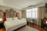 The 3Sis Hotel
