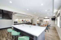 Quality Suites Houston Hobby Airport - Lemmikkieläimet sallittu