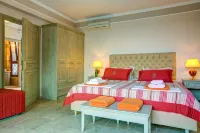 Kalliope Villa - Classic Modern With a Splash of Glam - con encanto