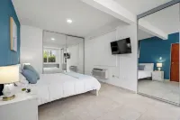 Cacique by Otium