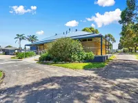 Waters Edge Holiday Park Hotels near Koonwarra Family Holiday Park