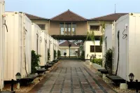 Kiri Container Resorts