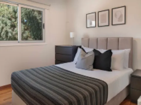 Phaedrus Living Evergreen Nicosia City Residence Hotéis em Strovolos