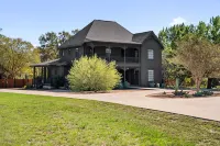 Hot Tub + Fire Pit + Pool + Game Room ~ Guesthouse Hotels in der Nähe von Austin Hindu Temple