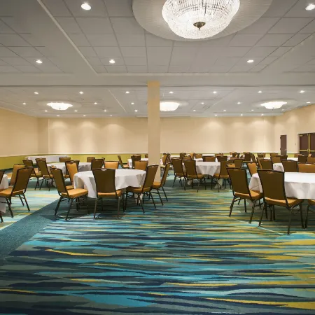 SpringHill Suites Lawrence Downtown
