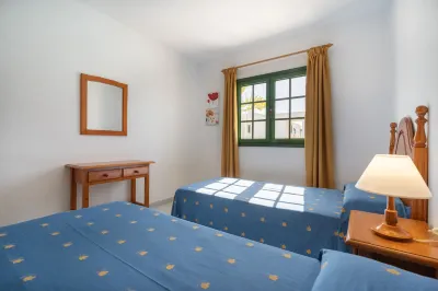 Apartamentos Aloe Отели рядом с достопримечательностью «Playa Matagorda»