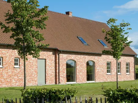 Peer Villa with Garden