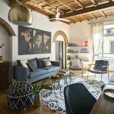 A Few Steps to The Duomo Majestic 5Bd Apt Rooms