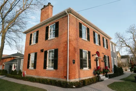 The Scotsman Hotel Отели рядом с достопримечательностью «The Gardens at Pillar and Post»