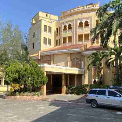 Lux Suites Eden Seafront Apartments Hotel Exterior