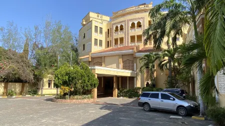 Lux Suites Eden Seafront Apartments Отели в г. Шансу