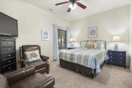 Bounty of Birdie Lane - Golf Courses, Playgrounds & Pool