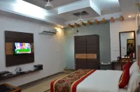 Hotel the Golden Sunrise