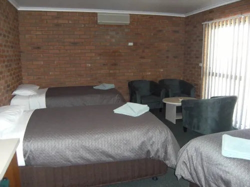 Regency Court Motel Hotels in Mywee