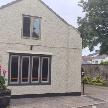1 Bed Flat - Sleeps 2 - Parking - Wifi
