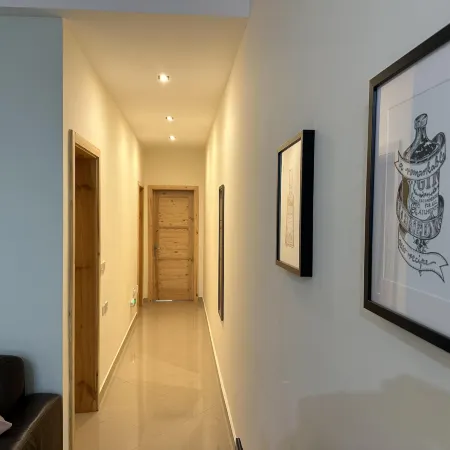 Ewa Apt - 3-Bed Near Sliema - St Julians Seafront