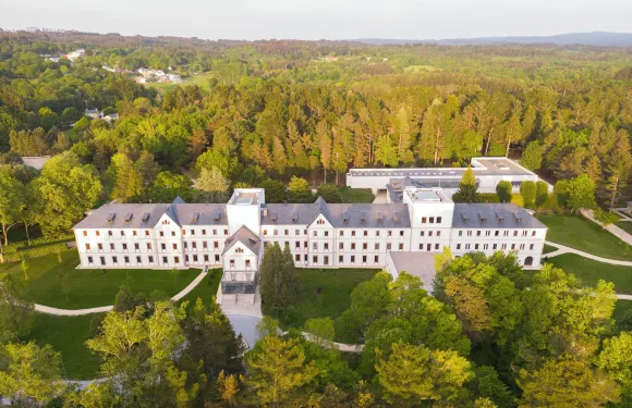 伊貝里克格蘭溫泉旅館