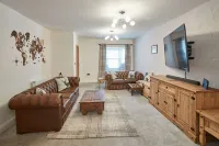 Host & Stay | No 5 Hoggarths Yard