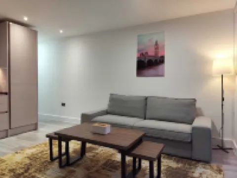 Kensington House by Solitaire Suites