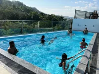 Rivendell Hotel - สระว่ายน้ำบนดาดฟ้า