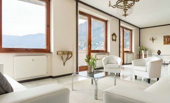 Piazza Cavour Lake View - by Myhomeincomo