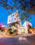 Am Hotel y Plaza