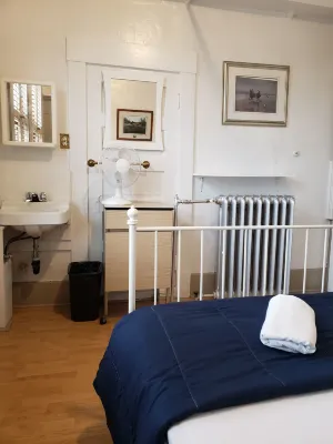 St. Clair Hotel Hostel - Hosteller