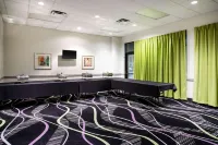 La Quinta Inn by Wyndham Davenport & Conference Center - sarapan