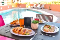 Hotel Uxulkah - Pool