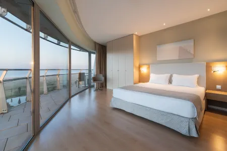 Eurostars Oasis Plaza