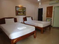 Phadaeng Hotel Hotel in zona Tempio Wat Loung