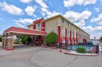 Ramada by Wyndham Oklahoma City Airport North Hotel di 