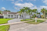 Spacious 4 bedrooms, 2 bathroom house with pool