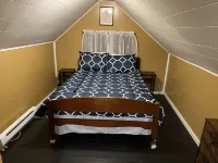 Casa de Carmen! 3 bedroom Modern Cabin with a view and HOT TUB!