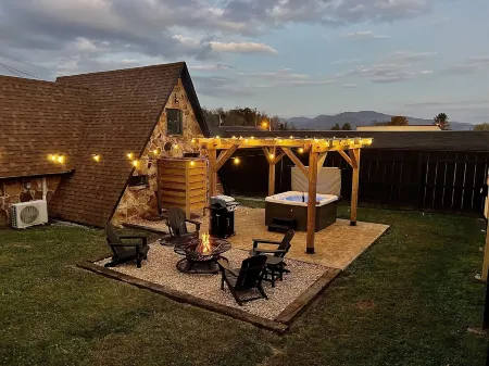 The Rock A-Frame - Modern, Private Patio, Location